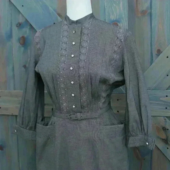 Vintage 1950s Day Dress Grey Pintuck Button Down Belted Rhinestone Button - Picture 3 of 10